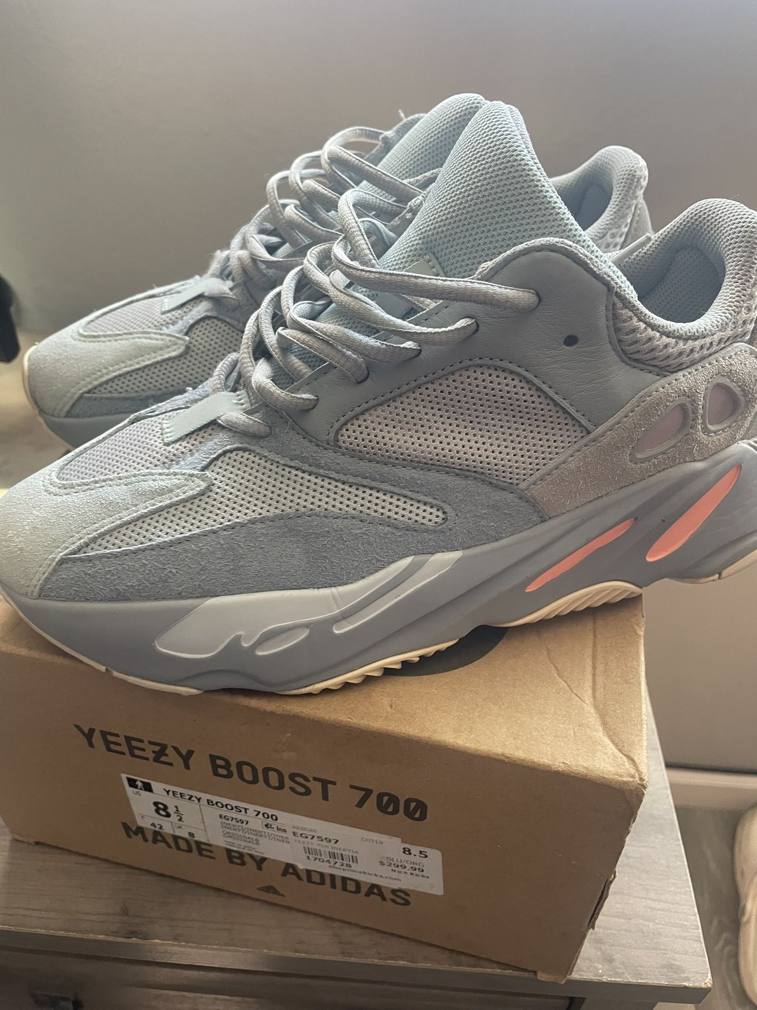 yeezy 700 inertia size 8.5