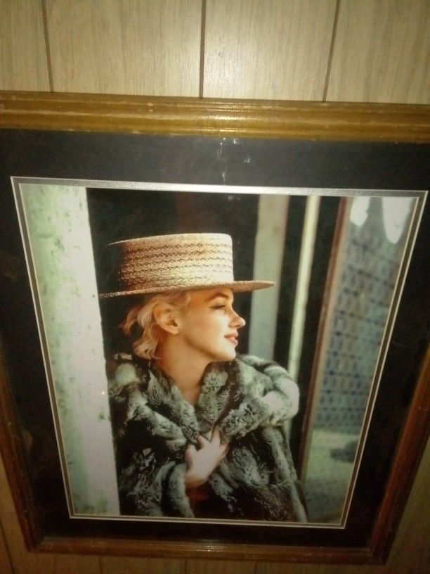 HERE WE GO MARILYN MONROE 27"×22"