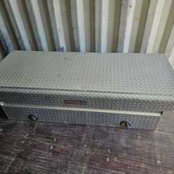 TOOL BOX  TRUCK TOOL  BOX  EXCELLENT  CONDITION 