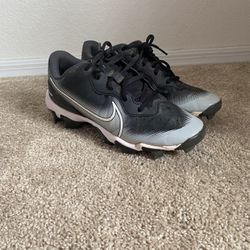 Nike baseball cleats youth size 6