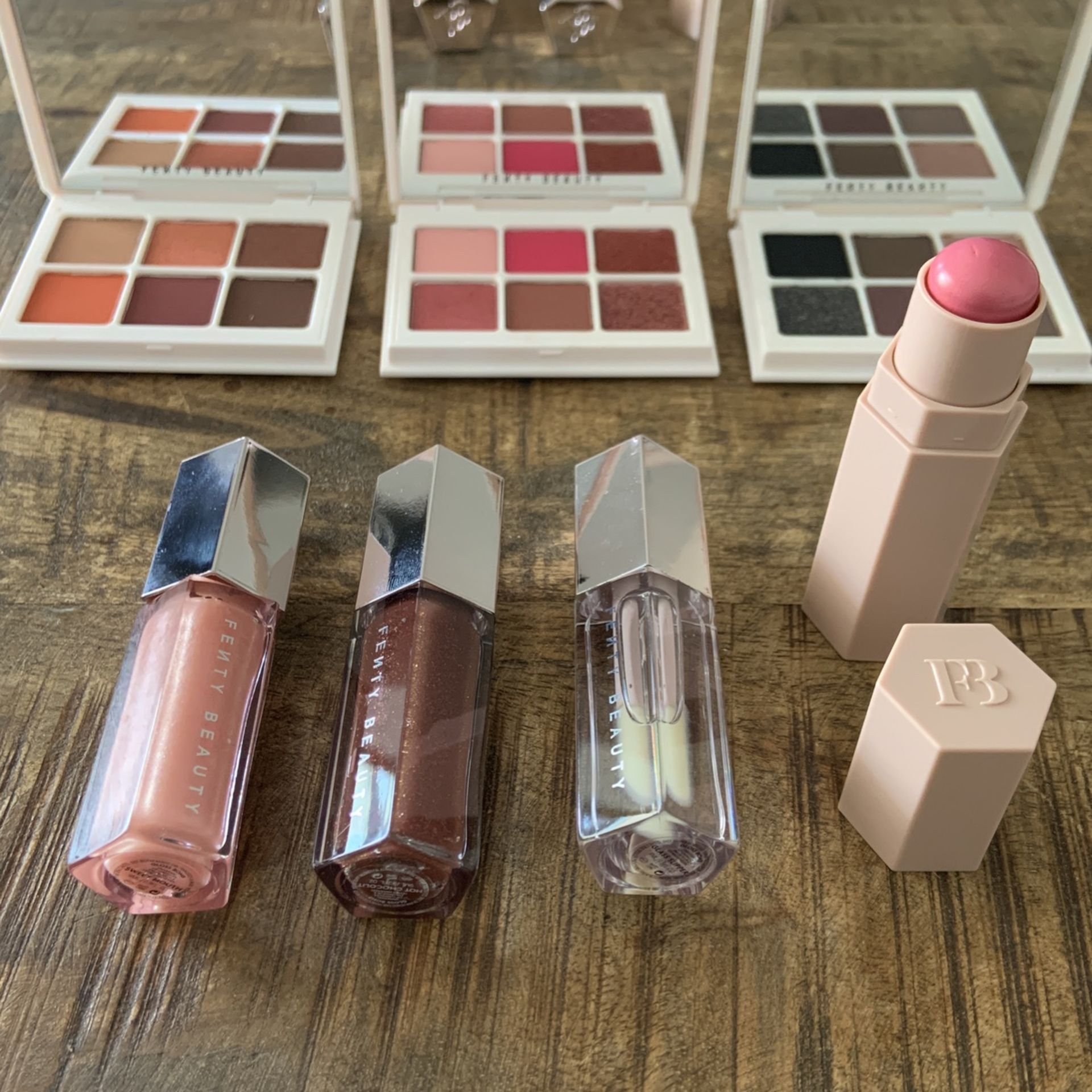FENTY BEAUTY By RIHANNA Make Up Set