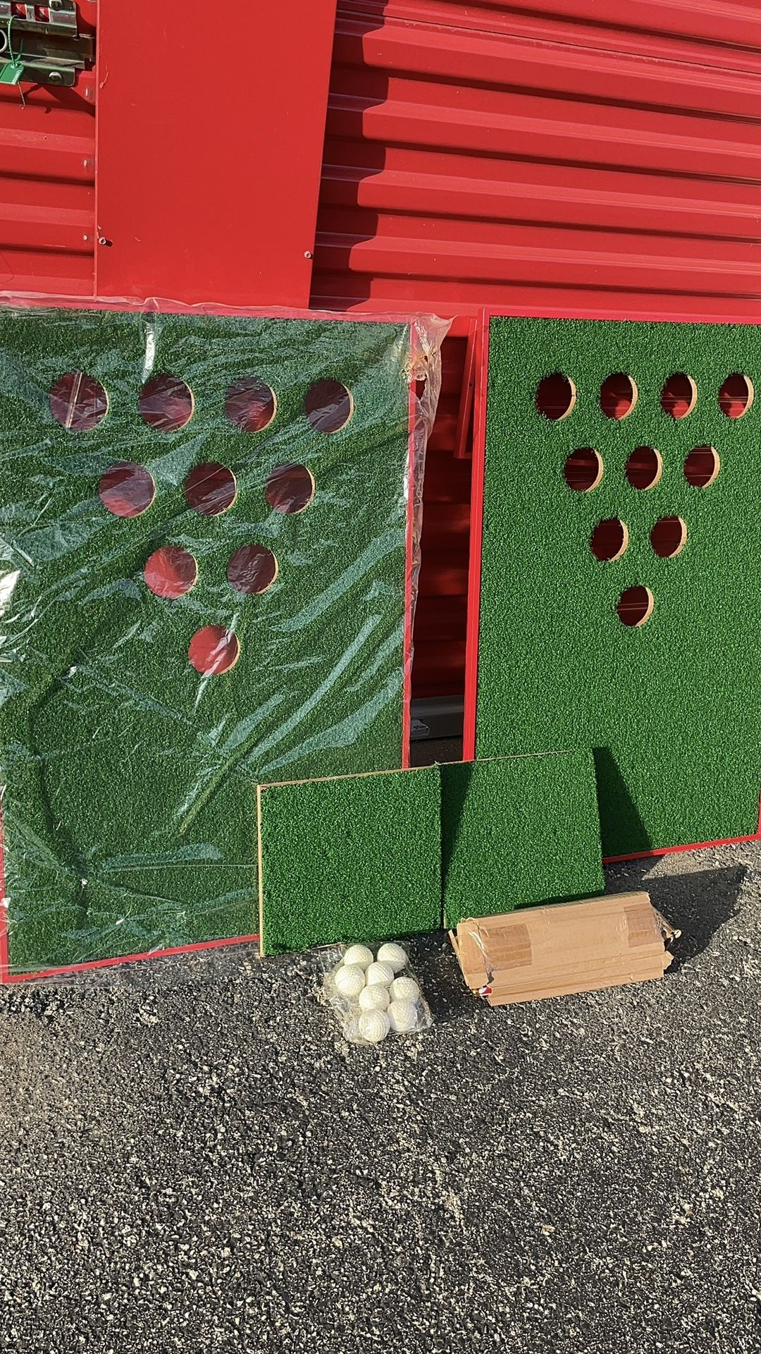( Golf Pong Cornhole Set, Exciting Golf Chipping Game, Chip Shot Game for Tailgate, Beach, Backyard, Man Cave