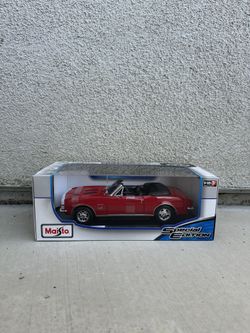 Maisto Special Edition: 1967 Chevrolet Camaro SS 396 Convertible - 1:18 Diecast Car