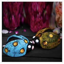 brand new AOLIY, 2 Pack Solar Lights Lady Bugs Wall Art Outdoor Decor blue/yellow