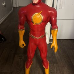 The flash Posters/funkos/ 2ft figure middle poster has a small drip of water damaged but just looks apart of it