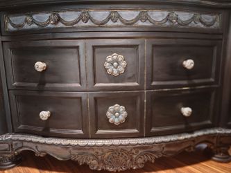 Ornate Black & Silver Dresser – Great Condition (Priced to Move!)
