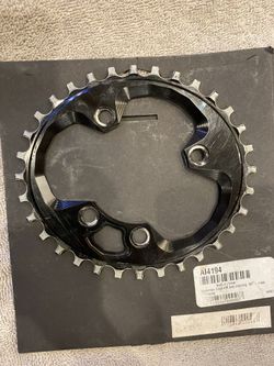 Absolute Black Oval Narrow Wide 32t Chain Ring