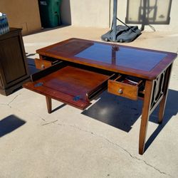 Savante Writing Desk