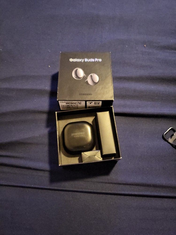 Black Samsung Galaxy Buds Pro, Bluetooth Earbuds, True Wireless, Noise Canceling 