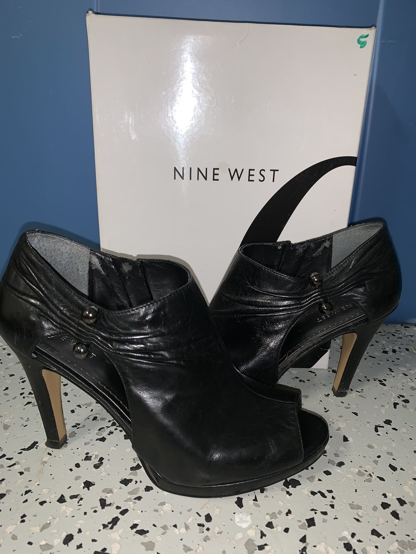 Like new Nine West Booties!!!