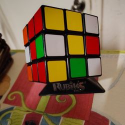 RUBIK'S CUBE