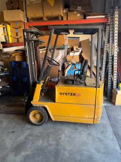 Hyster A30XL Electric Forklift