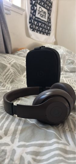 Beats Studio Pro Wireless Headphones (Deep Brown)