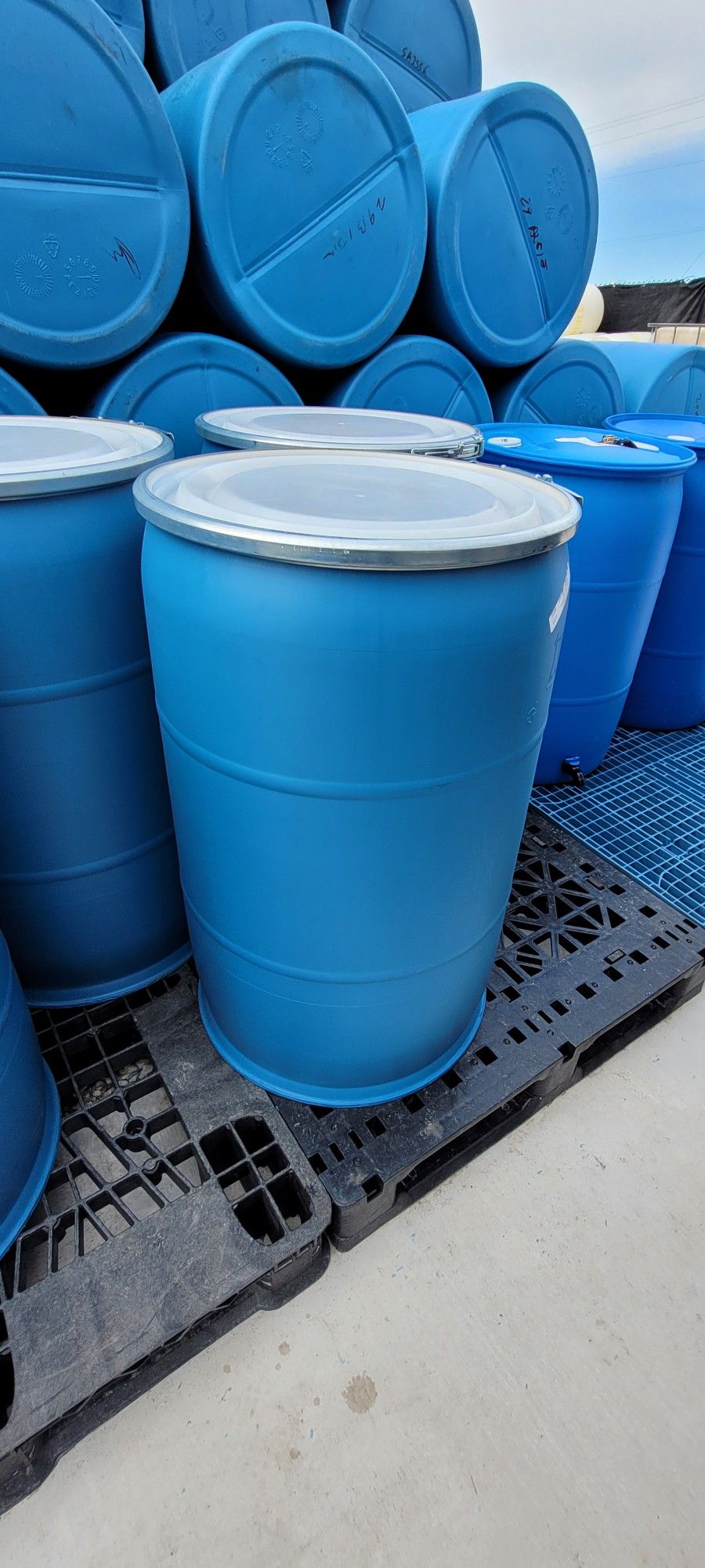 100% Food Grade 60-Gallon Removable Lid Barrels 