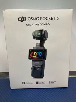 DJI - Osmo Pocket 3 Creator Combo 3-Axis Stabilized 4K Vlog Camera with Rotatable Touchscreen