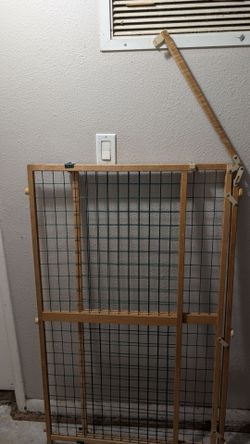 Pet gate