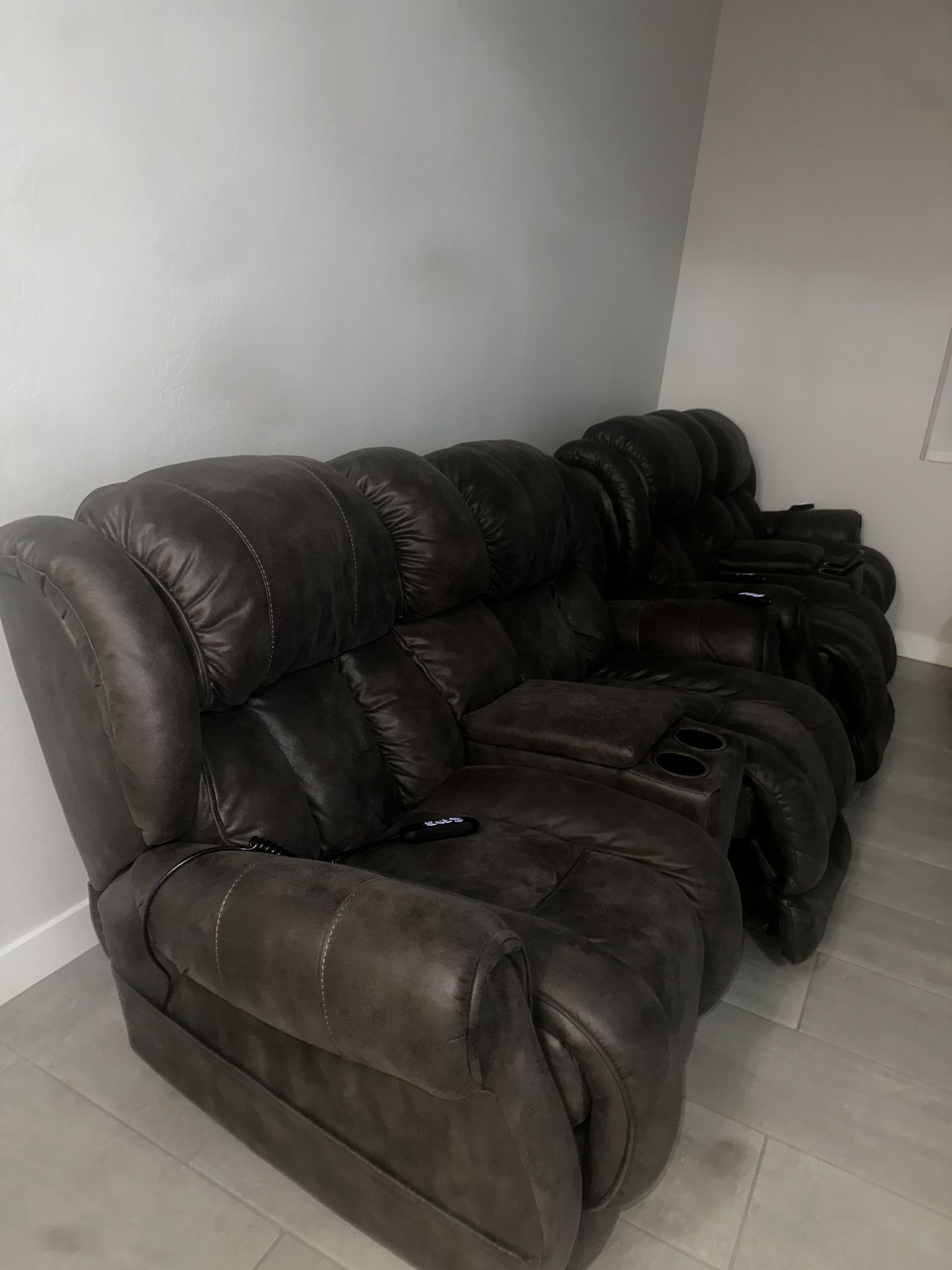 4,000$ Leather Recliner Couches Chairs Movie Room