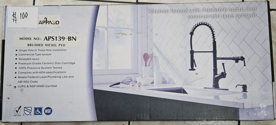 Kitchen Faucet With Rotatable Spout And Commercial Type Sprayer 