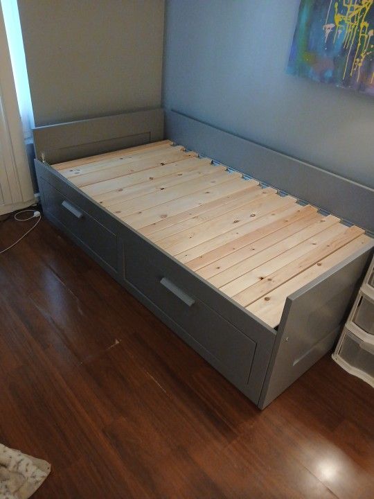 GREY IKEA TWIN XL DAY BED
