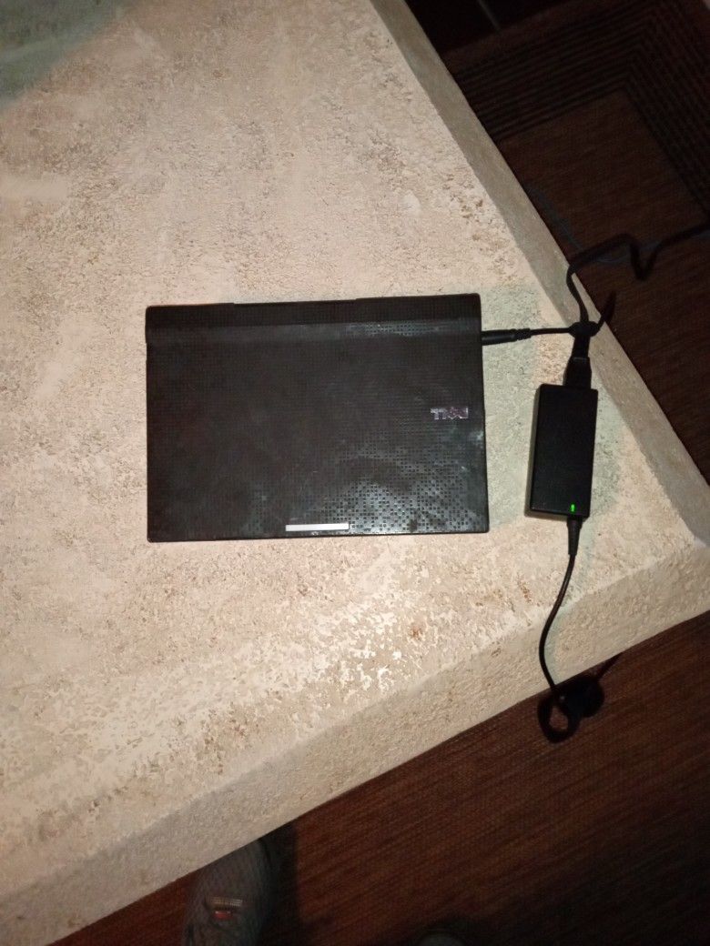 Dell Latitude 2100 needs Repair Used.
