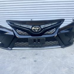 2018-2020 Toyota Camry SE XSE FRONT BUMPER 53113-06130 OEM 