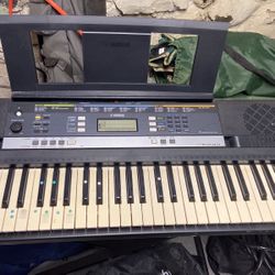 Yamaha PSR E243 Keyboard 