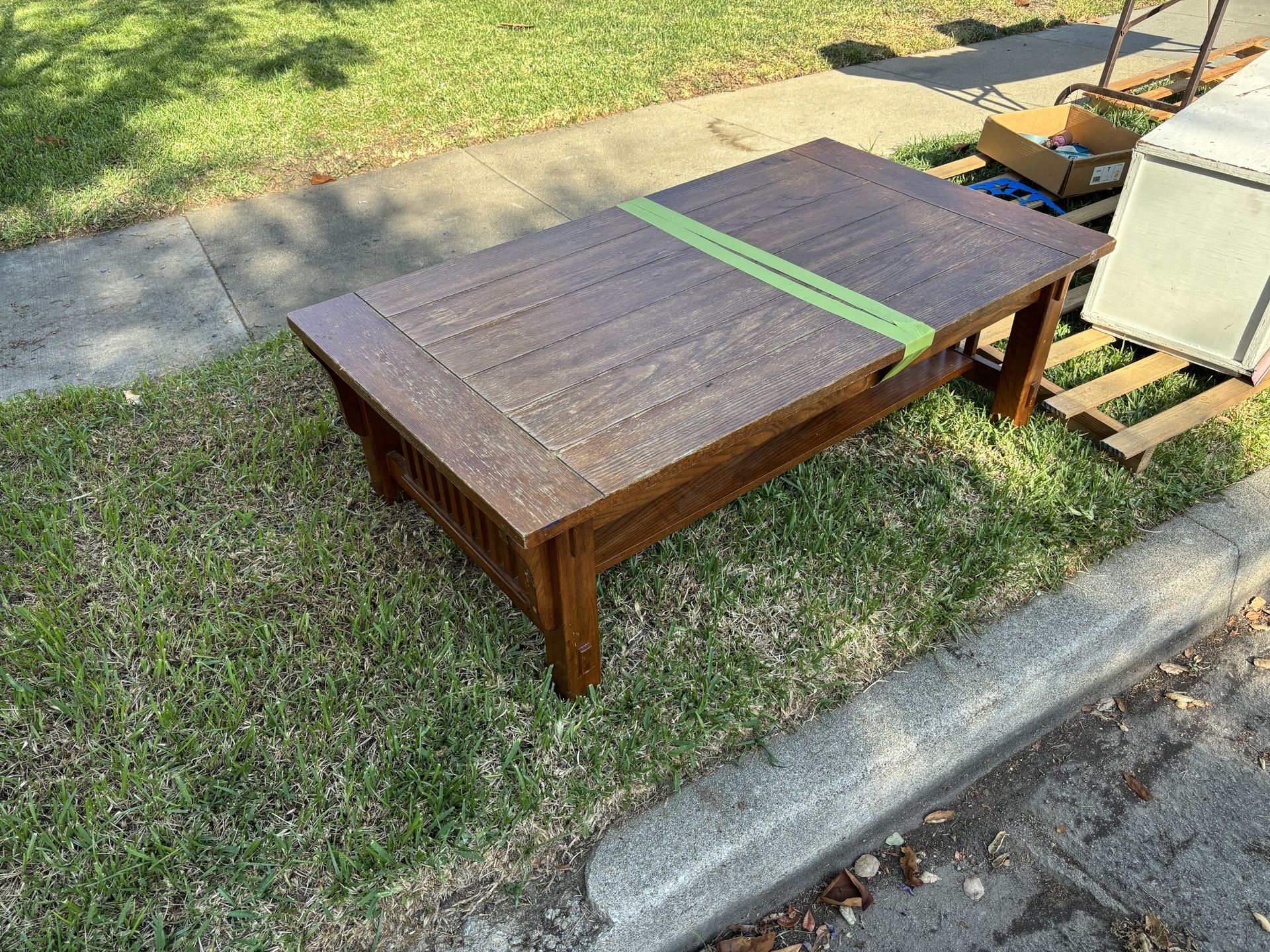 Coffee Table - Lift Top! Free!