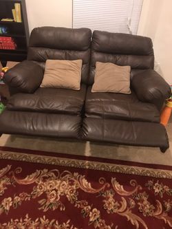 Recliner sofa fine leather