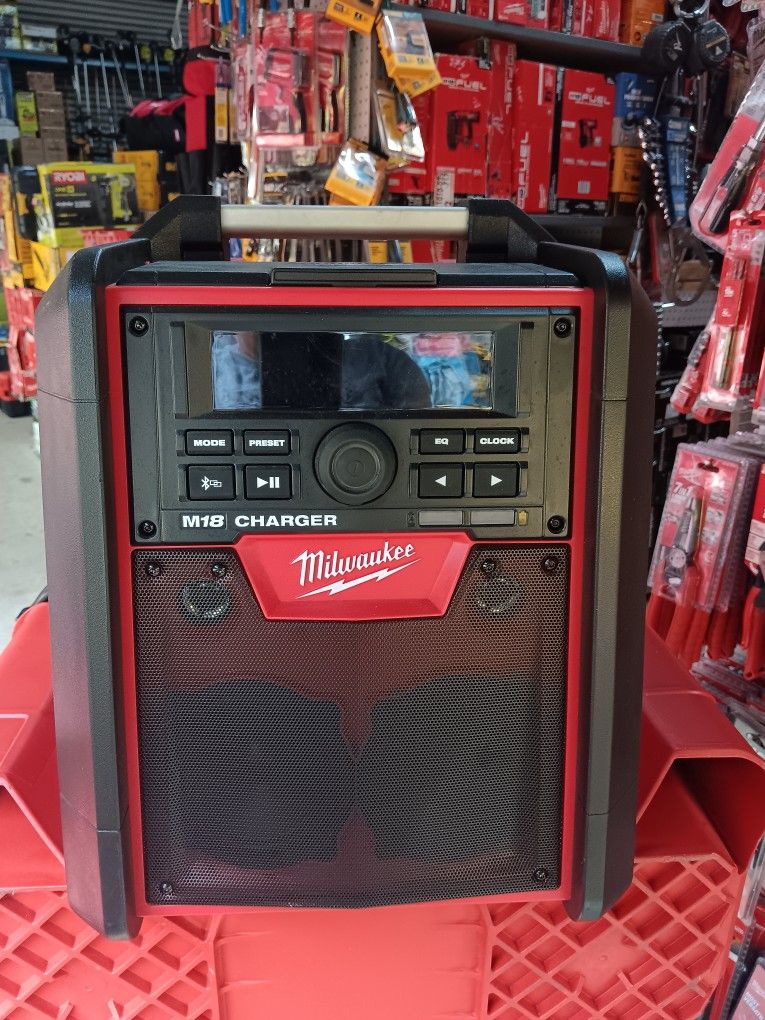 Milwaukee M18 Lithium Cordless Jobsite Radio + Charger