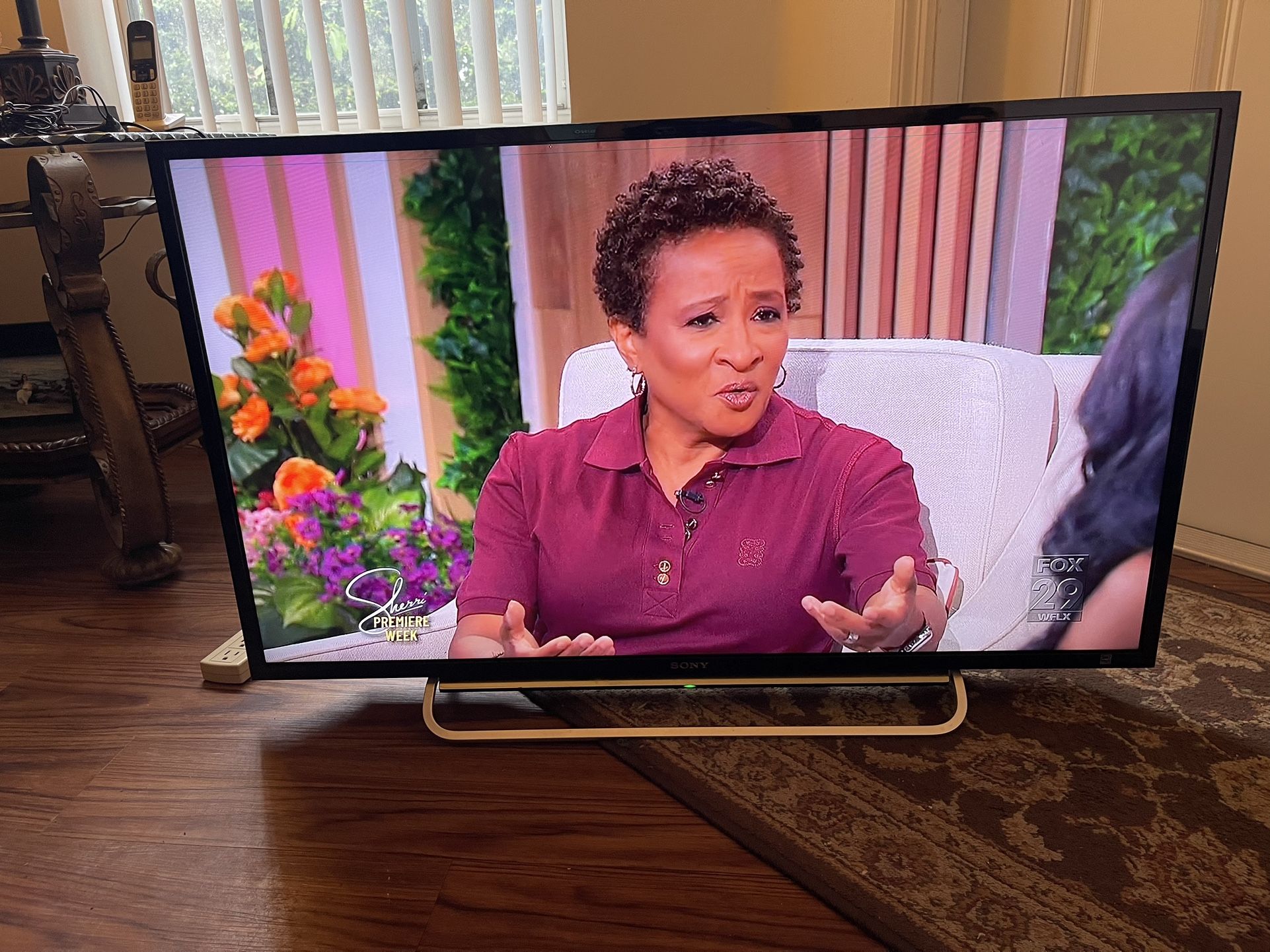 Sony 40” TV (NOT SMART) With Universal Remote Control. $50 Firm On Price