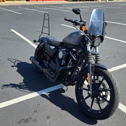 2017 Harley Davidson XL883N Sportster Iron 883