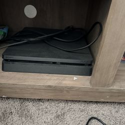Playstion 4 Slim