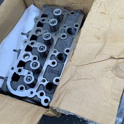 Kubota Complete Cylinder Head Kit for D902-E2B Engines (KEACK-H1G90)