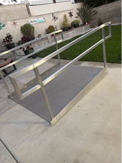 Aluminum Wheelchair Ramp with Handrails