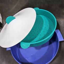 Vintage Tupperware 3pc Microsteamer 9 in.
