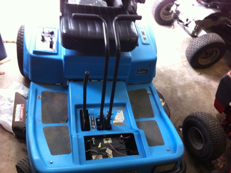 Dixon 4422 ZTR 42 Cut lawn mower for Sale in Greencastle IN