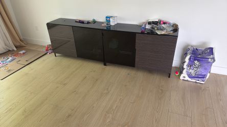 Console / TV stand