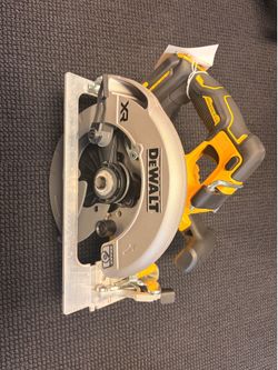 DEWALT CIRCULAR SAW
