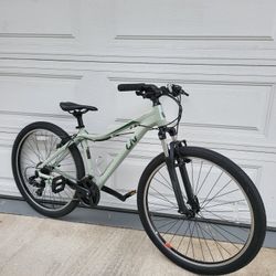New Liv Bliss Size Adult  Small Wheels 27.5 Multiple Speeds 21 