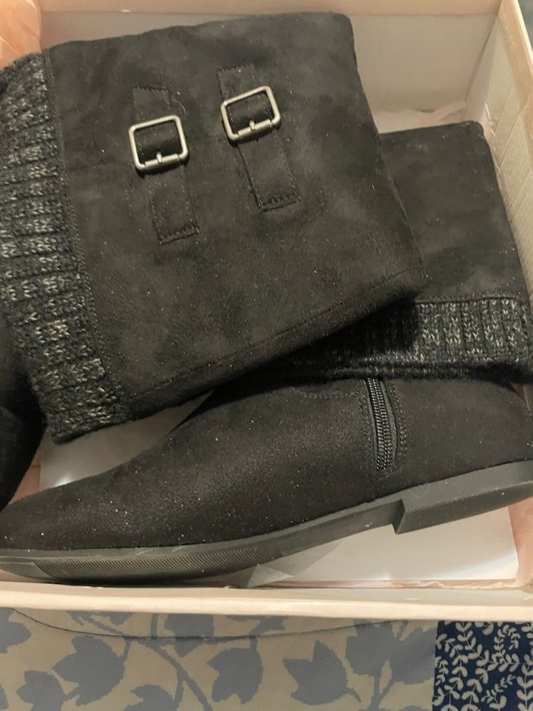 Womens Boots Size 7.5 $25