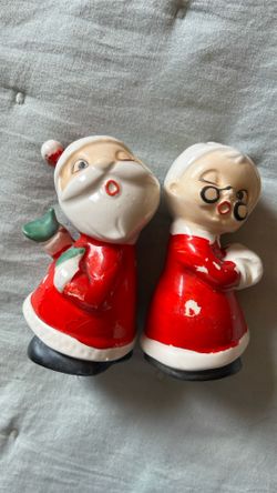Holt Howard Santa And Mrs. Clause Shaker Set