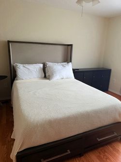 Queen bed for sale