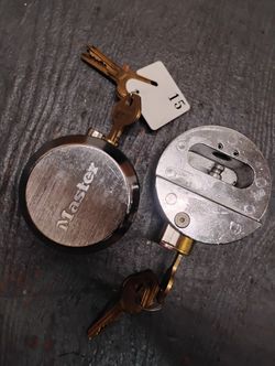 Master Lock Hidden Shackle Pad Locks