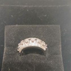 Sparkling Silver Ring