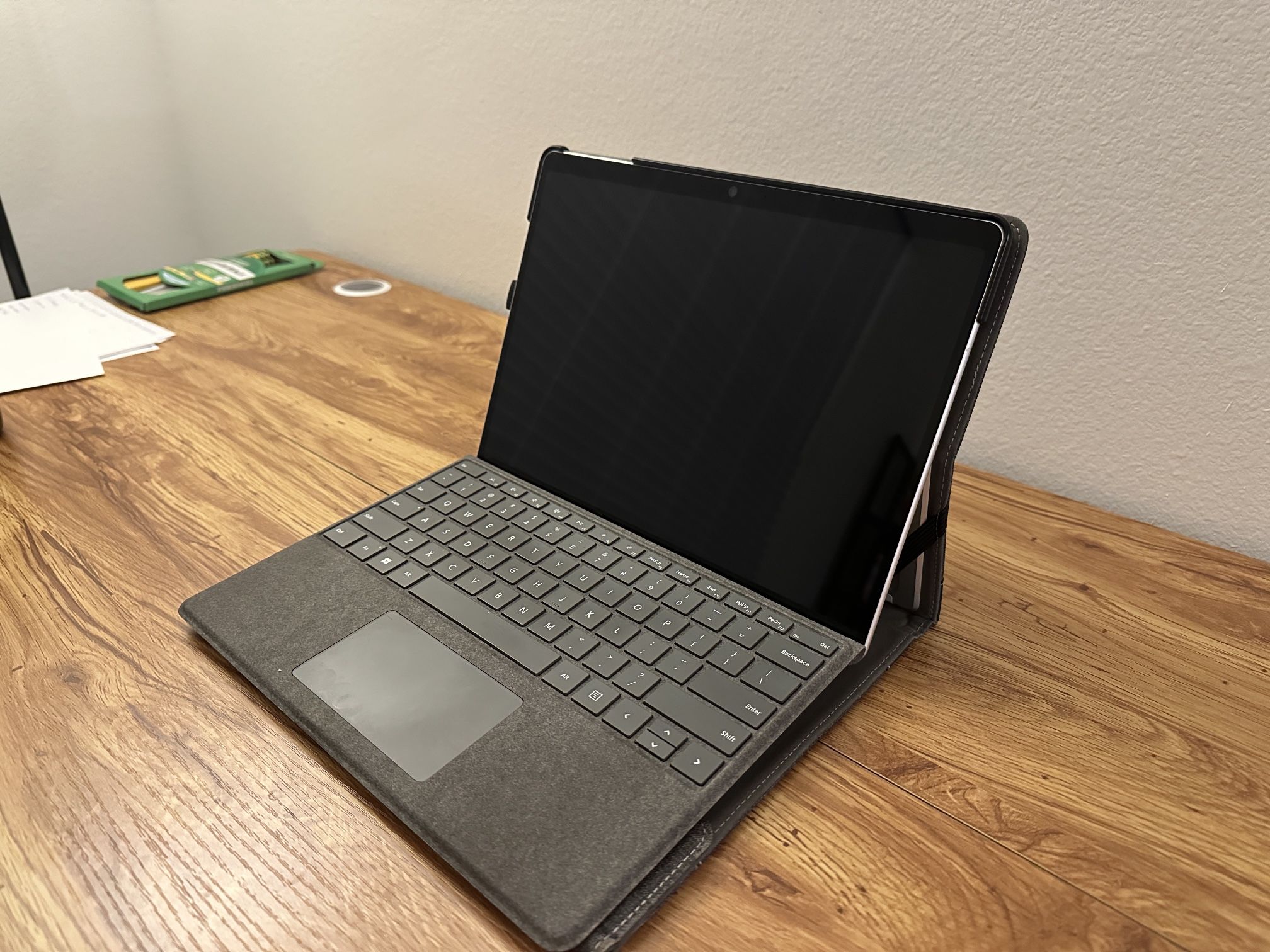 Microsoft Surface Pro 11th Edition – 16GB RAM / 256GB SSD – Bundle