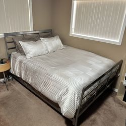 CRATE & BARREL QUEEN SIZE MODERN SLEIGH STYLE BED EXCLUSIVE