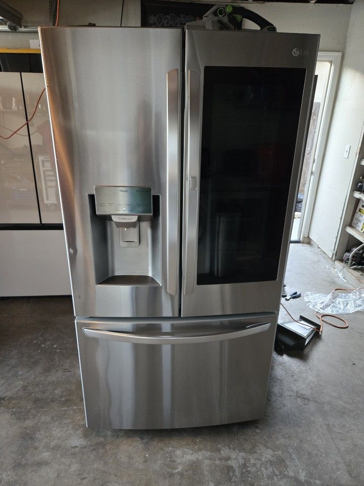 LG Fridge 3 Doors Ice Maker And Water Dispenser Everything Working Perfect Condition π