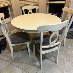 Kitchen Table And 4 Chairs