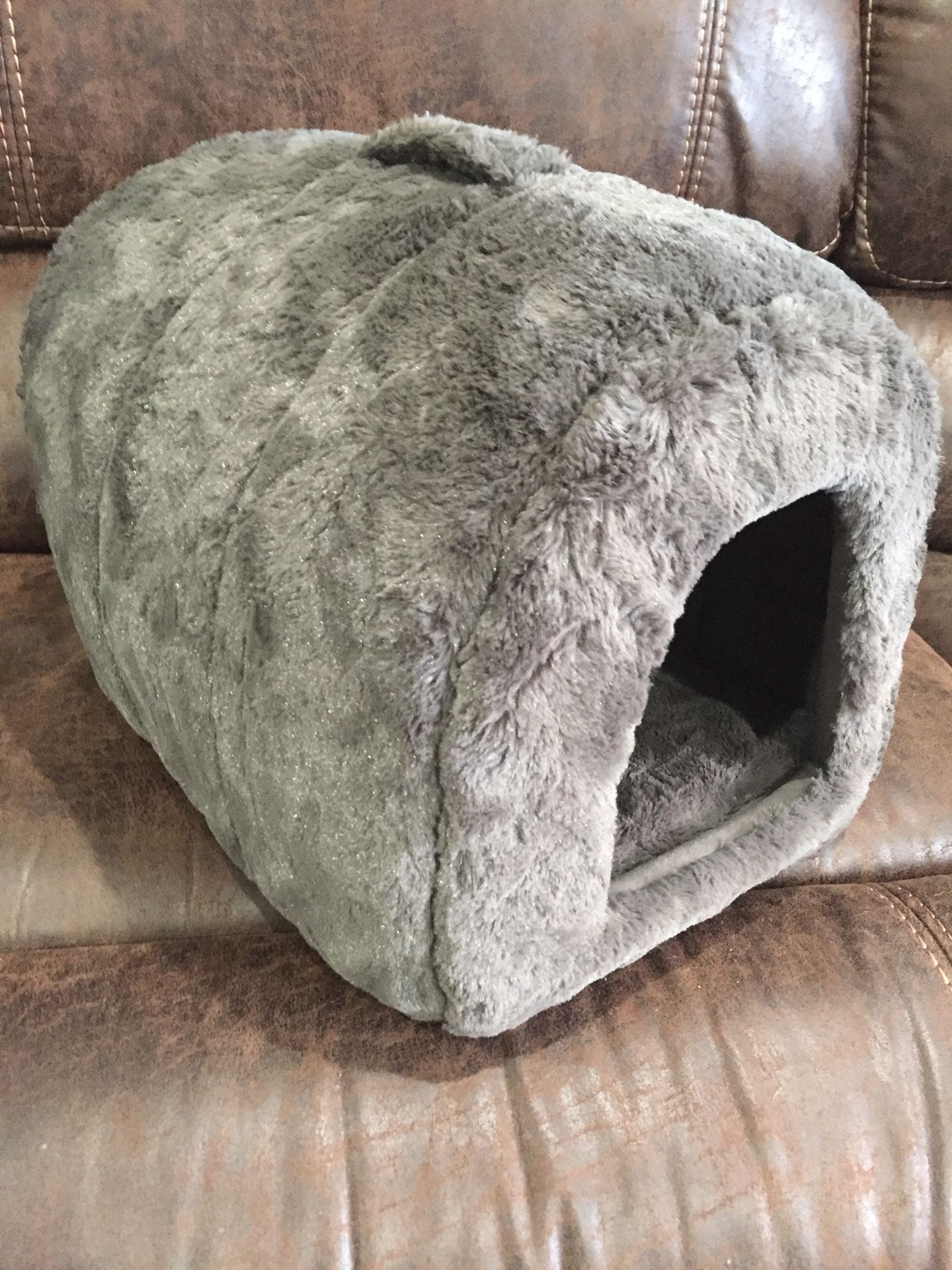 Pawsh Small Dog or cat igloo bed never used