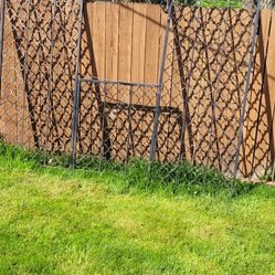 Wrought Iron Trellis/ DIVIDER With Gate 